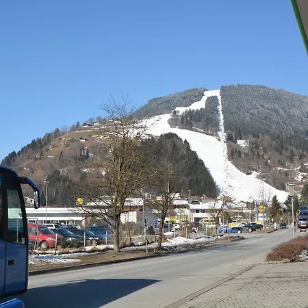 Low Budget Areit Lozano By Ged アパート *