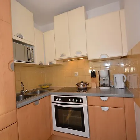 Apartman Low Budget Areit Lozano By Ged Zell am See
