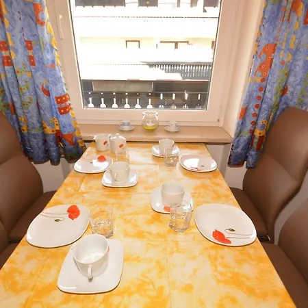 Low Budget Areit Lozano By Ged ツェル アム ゼー