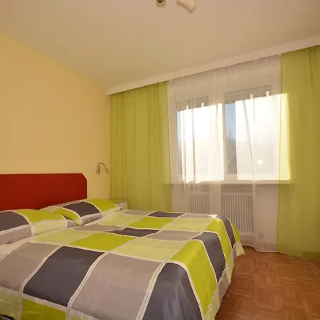 Low Budget Areit Lozano By Ged