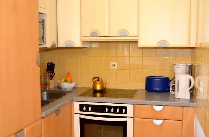 Low Budget Areit Lozano By Ged