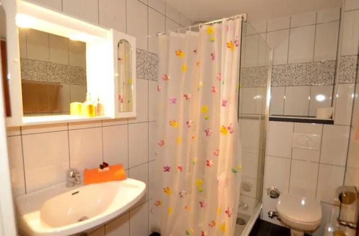 Lejlighed Low Budget Areit Lozano By Ged *