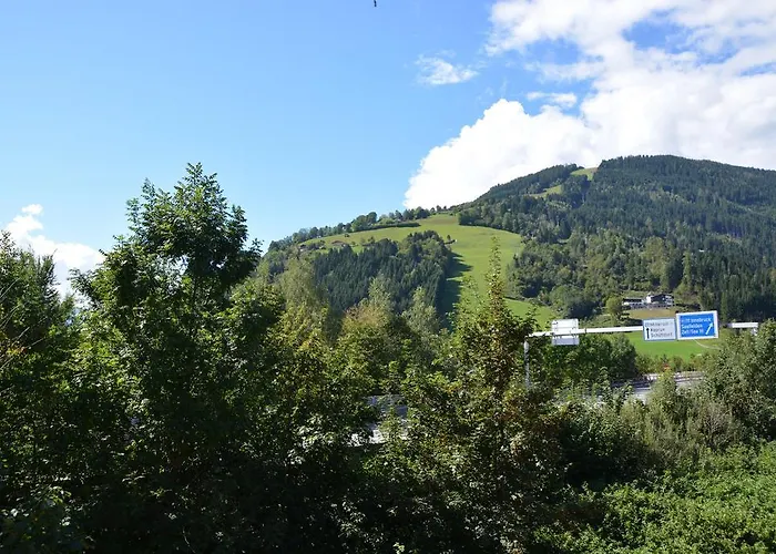 Low Budget Areit Lozano By Ged Zell am See