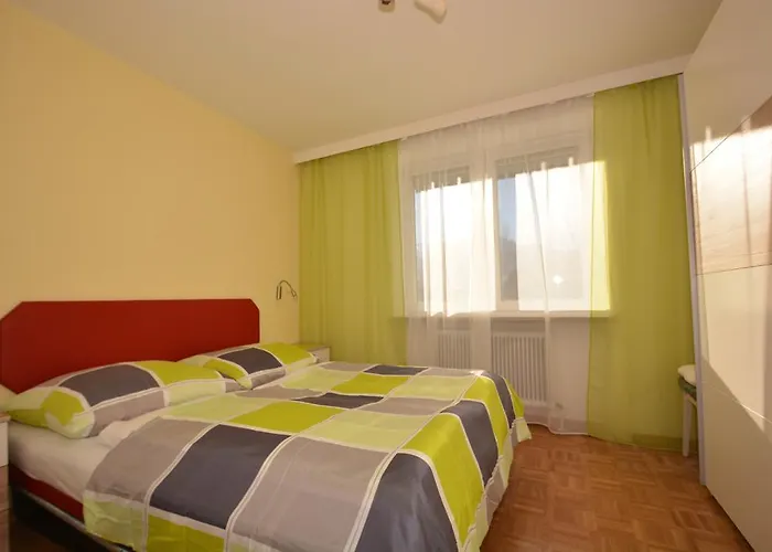 Low Budget Areit Lozano By Ged